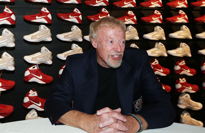 Phil Knight, Nike